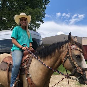 Meet your Posher, Lauren